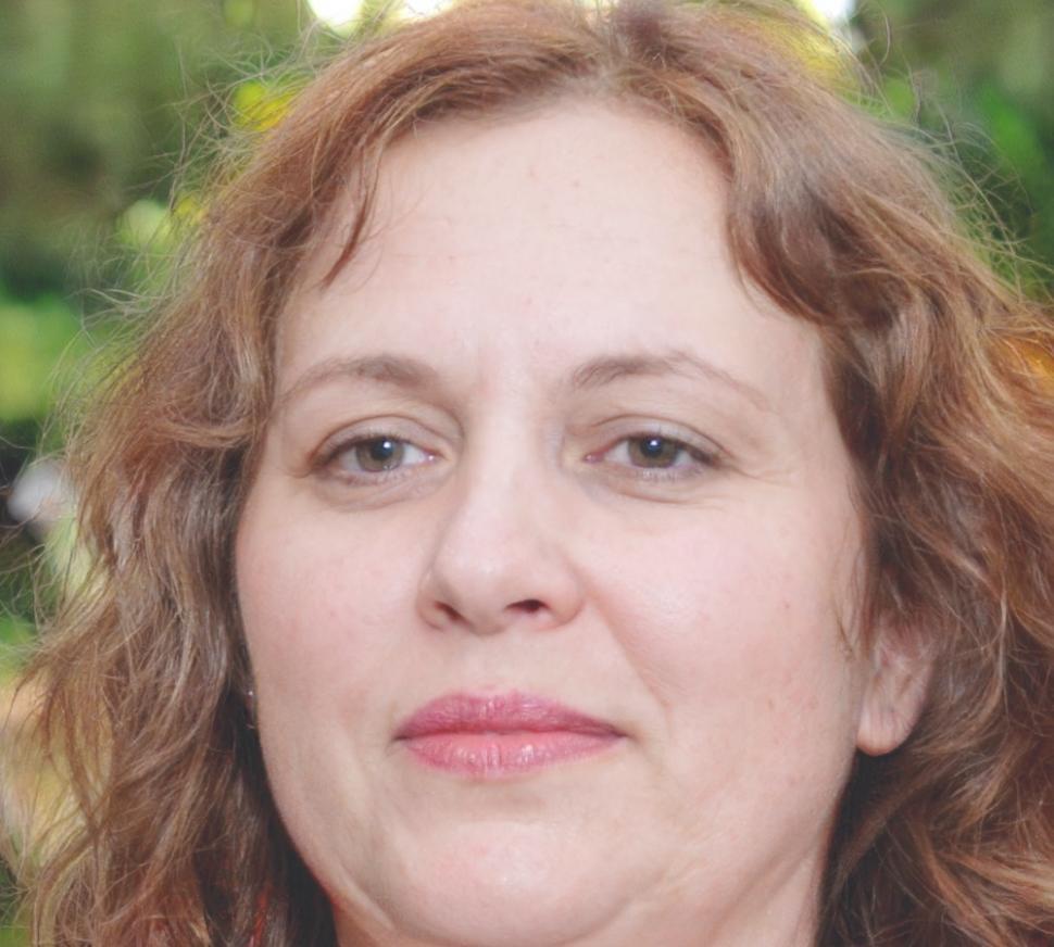 Petra Nightingale, Senior Financial Analyst